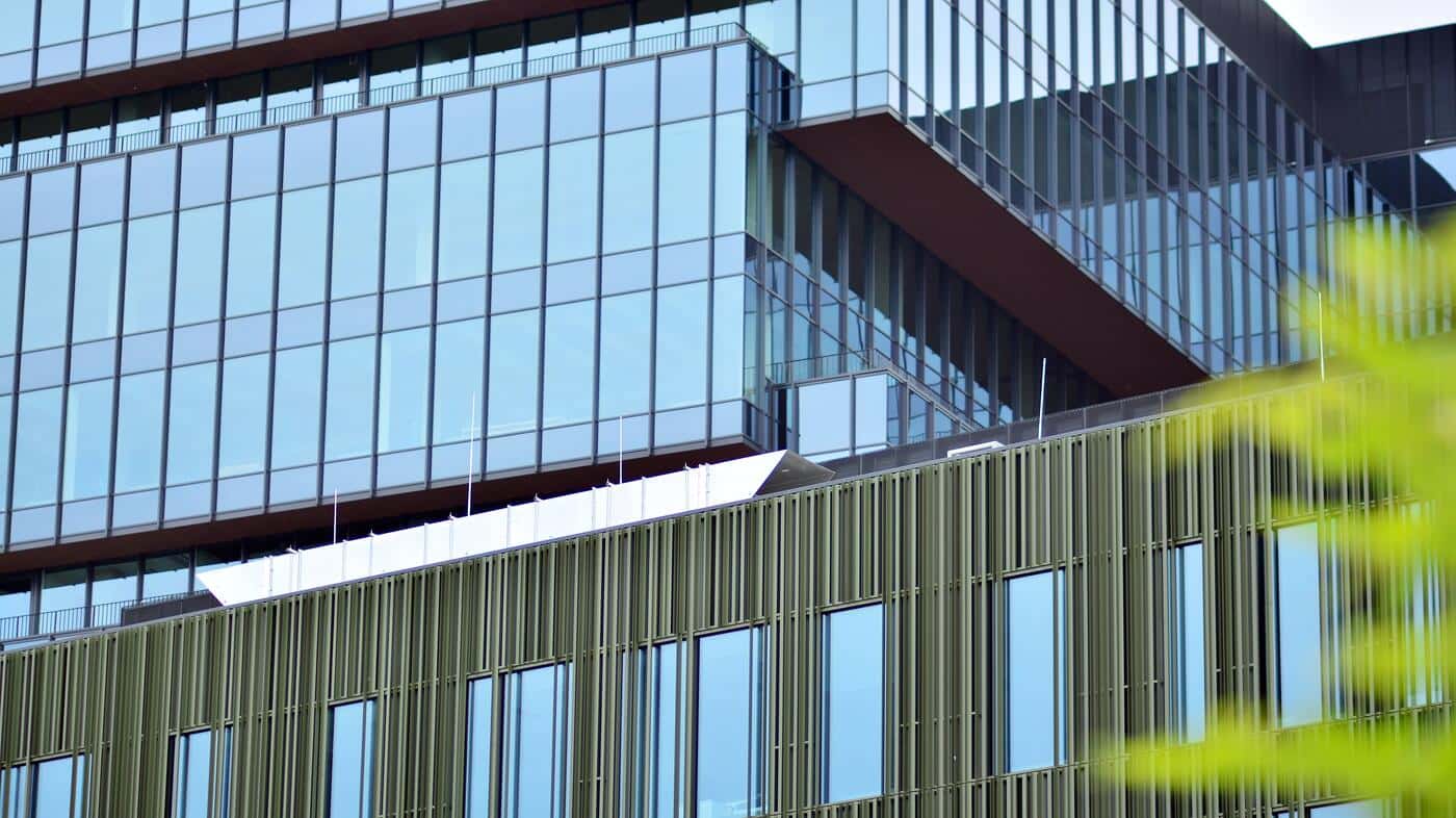 beneficios muro cortina oficinas