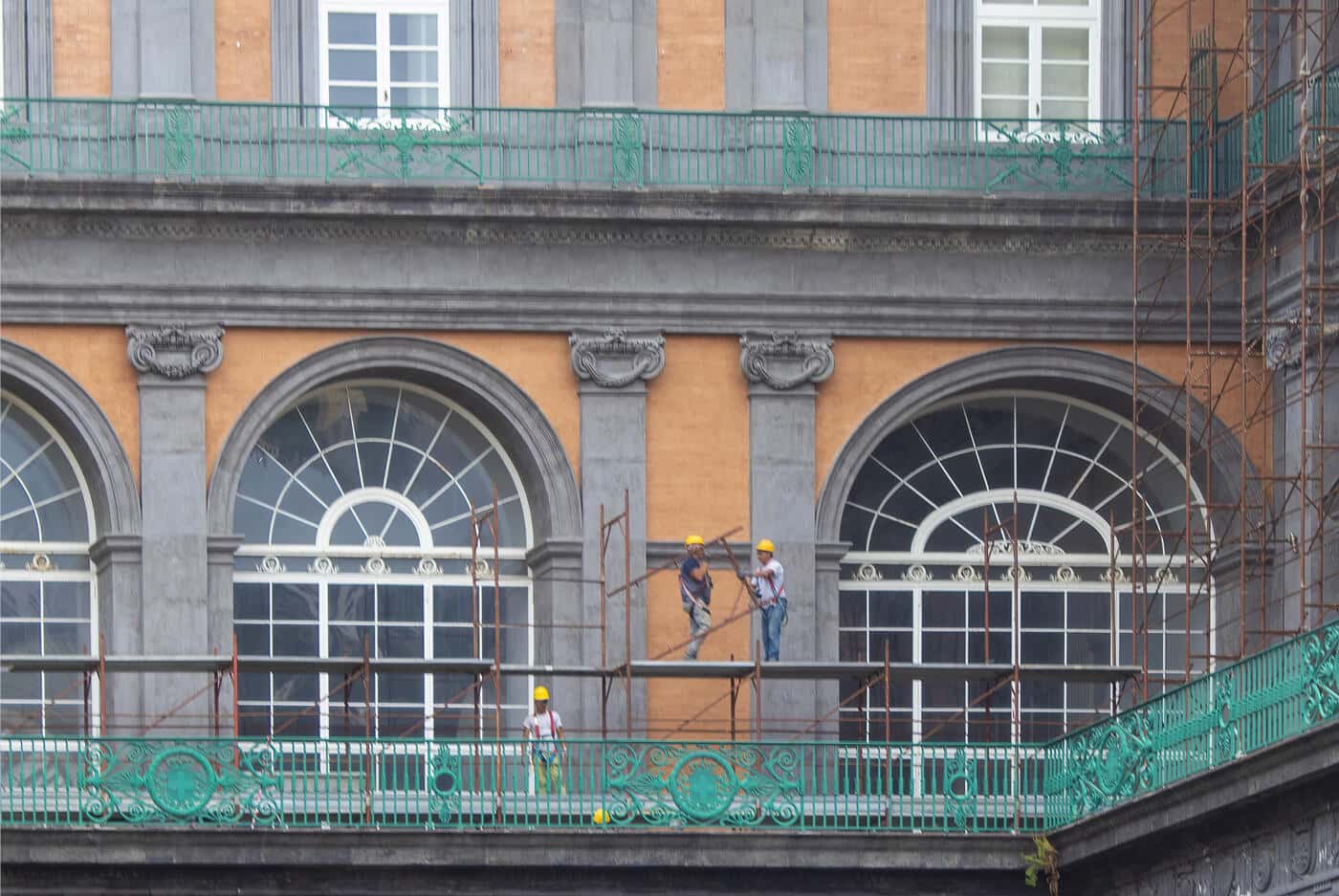 fachadas descontaminan barcelona