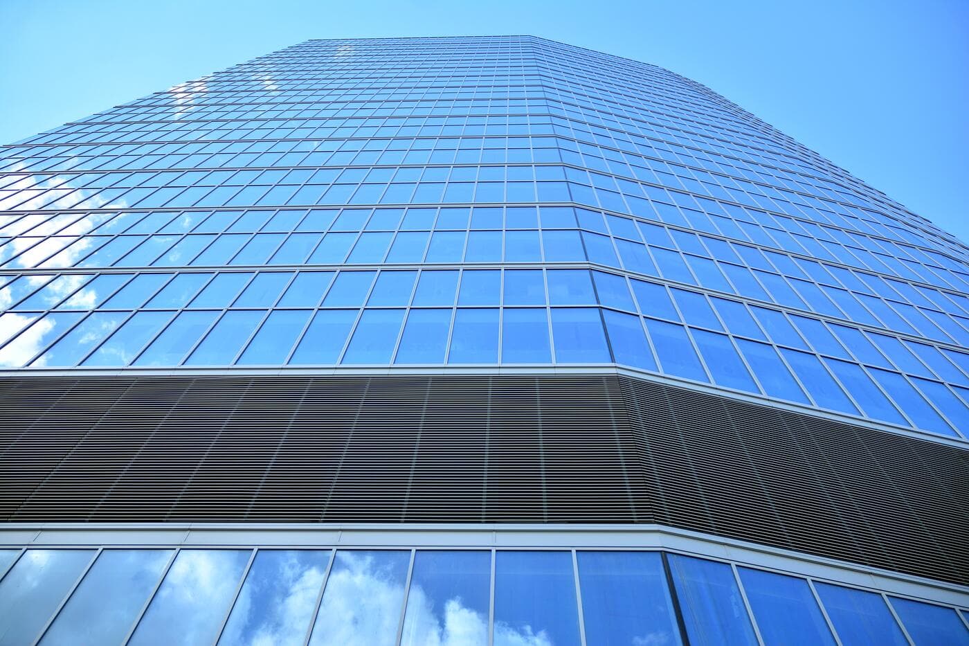 Control Solar Y Confort Térmico En Hoteles Y Oficinas