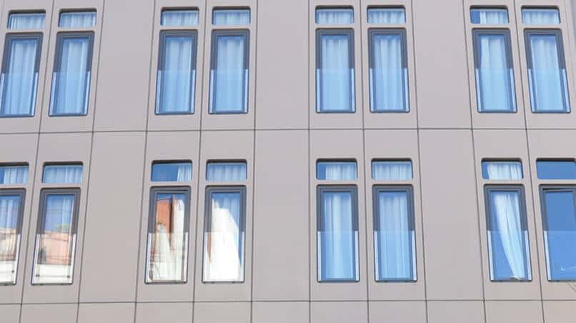 Hotel Roselló · Mantenimiento de fachada acristalada · Barcelona
