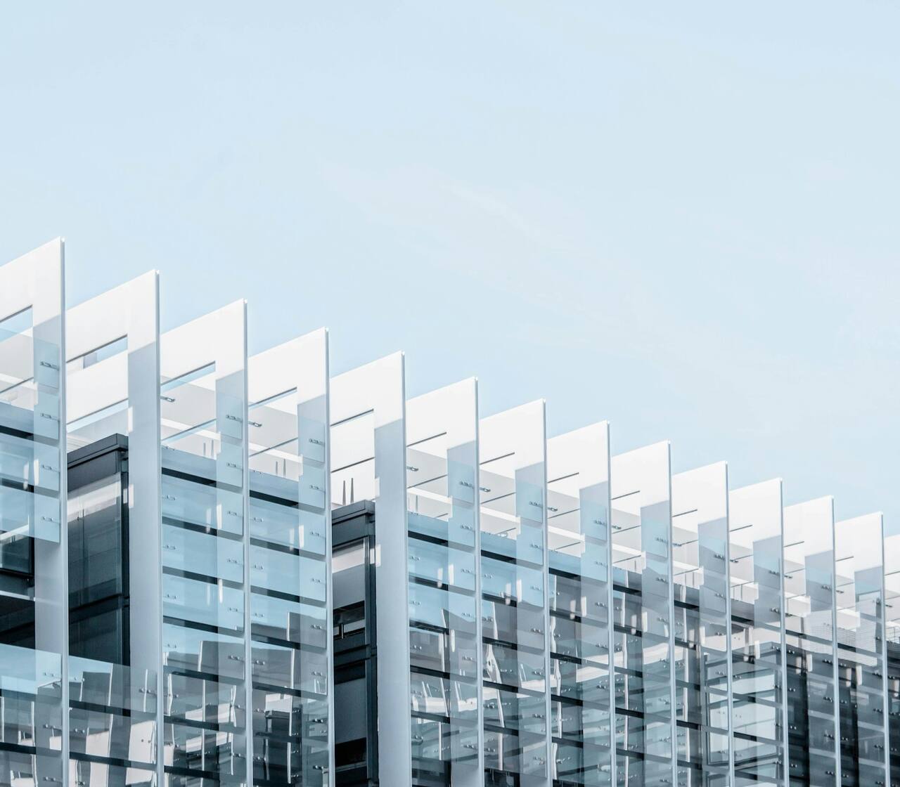 Fachada ligera vs pesada: ¿Cuál elegir para tu edificio?
