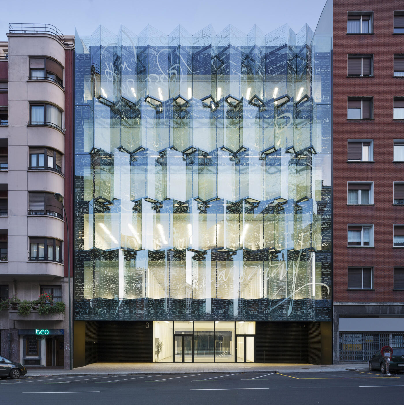 Muro Cortina en Barcelona: Normativa y Mantenimiento